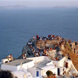 Σαντορίνη, περιμενοντας το ηλιοβασίλεμα...