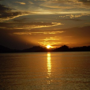 Ζούγλα Βόρνεο, lake sunset