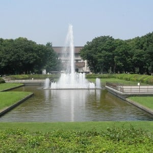 Στο πάρκο Ueno έξω από το εθνικό μουσείο (Tokyo Kokuritsu Hakubutsukan)