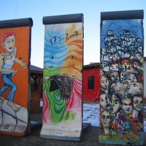 Graffiti σε κομμάτι από το τείχος