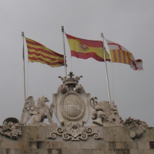 Καταλανική, Ισπανική και η σημαία της Βαρκελώνης