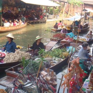 Damnoen Saduak Floating Market