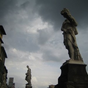 Αγάλματα κοντά στον Άρνο