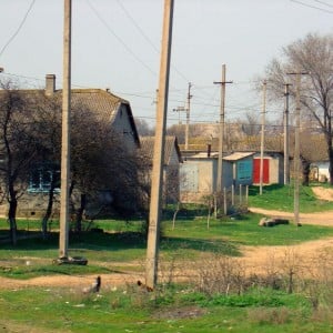 Πεζοδρόμιο (!) Μολδάβικου χωριού