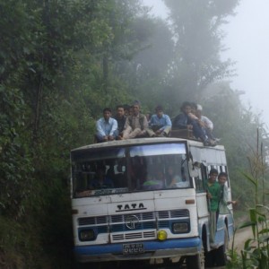 διασταύρωση με τοπικό λεωφορείο