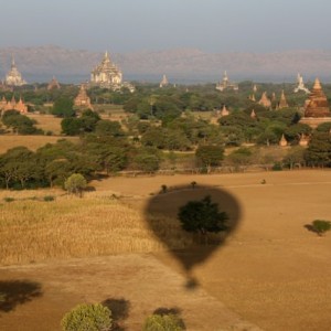 Balloon over Bagan