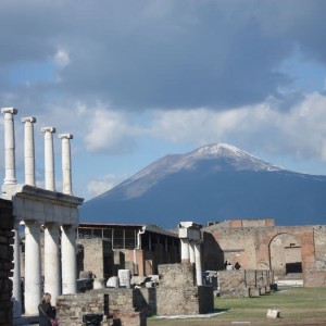 Νάπολη - Πομπηία με το ηφαίστειο του Βεζούβιου στο βάθος!
