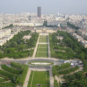 paris of top eiffel