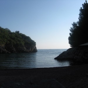 H παραλία όνειρο δίπλα στο Sveti Stefan