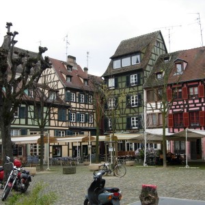 Στρασβούργο-χρώωματα σε πλατεία της παλιάς πόλης