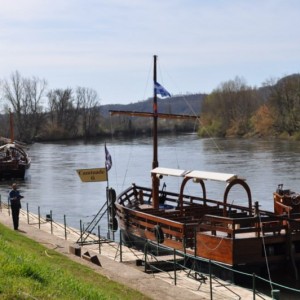 Dordogne river (La Roque-Gageac)
