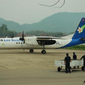 ΜΑ-60 της LAO AIRLINES...