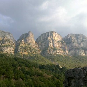 Βουνό Άστρακα πάνω από τα Πάπιγκα