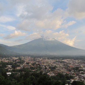 Antigua, volcano pacaya