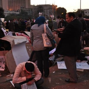 Στην πλατεία Ταχρίρ 6