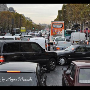 Κυκλοφοριακό κομφούζιο στο κέντρο του Παρισιού!