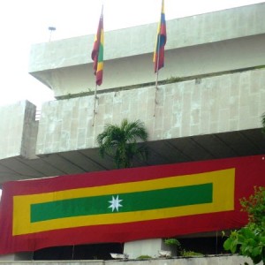 La bandera de la Costa/Η σημαία της Ακτής