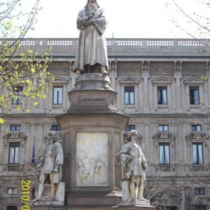 Leonardo da Vinci, Piazza della Scala..