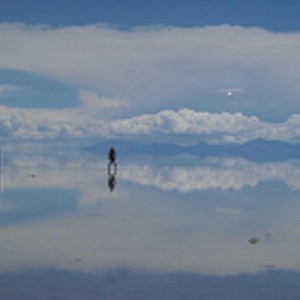 Βολιβία. Αλατολίμνη alar De Uyuni. Καθρεπτισμοί