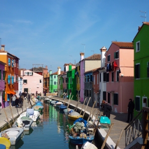 Στο γραφικό και χρωματιστό Burano