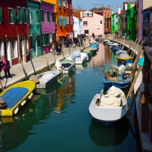 Στο γραφικό και χρωματιστό Burano