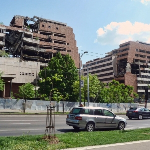 Kneza Miloša/Кнеза Милоша - Tα βομβαρδισμένα κτήρια από το ΝΑΤΟ στέκουν ερείπια από το 1999