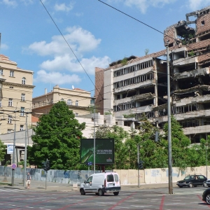 Kneza Miloša/Кнеза Милоша - Tα βομβαρδισμένα κτήρια από το ΝΑΤΟ στέκουν ερείπια από το 1999