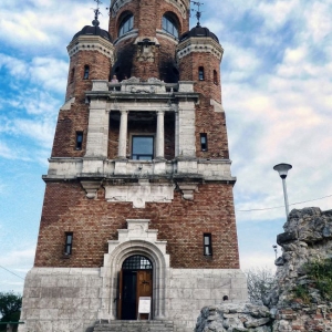 kula Sibinjanin Janka, Миленијумска кула (Πύργος της χιλιετίας) - Συνοικία Gardos, Zemun