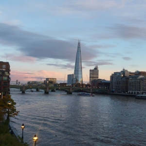 από την Millennium Bridge