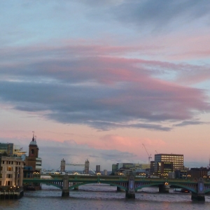 από την Millennium Bridge