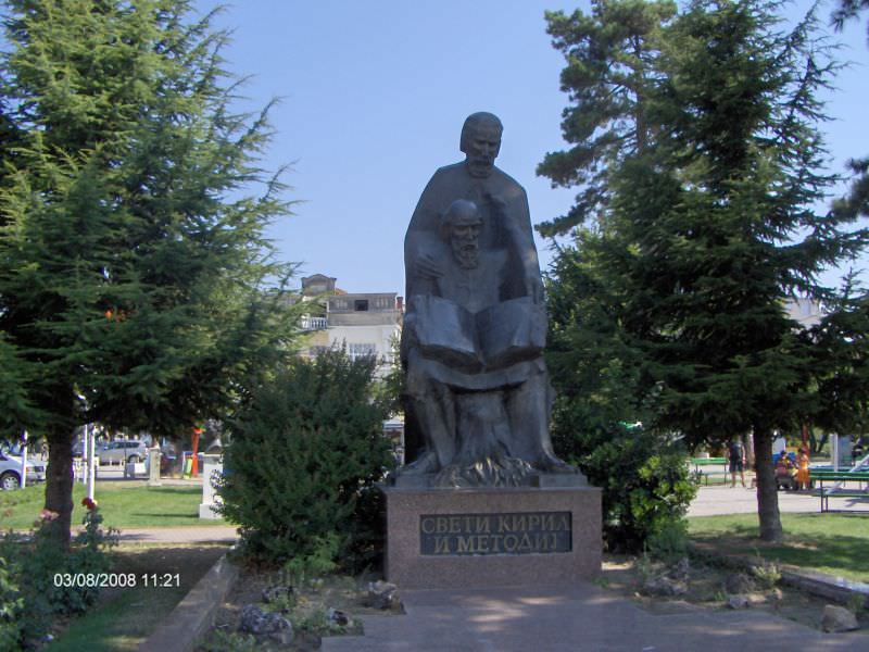 Άγαλμα Κύριλου και Μεθόδιου στην Οχρίδα