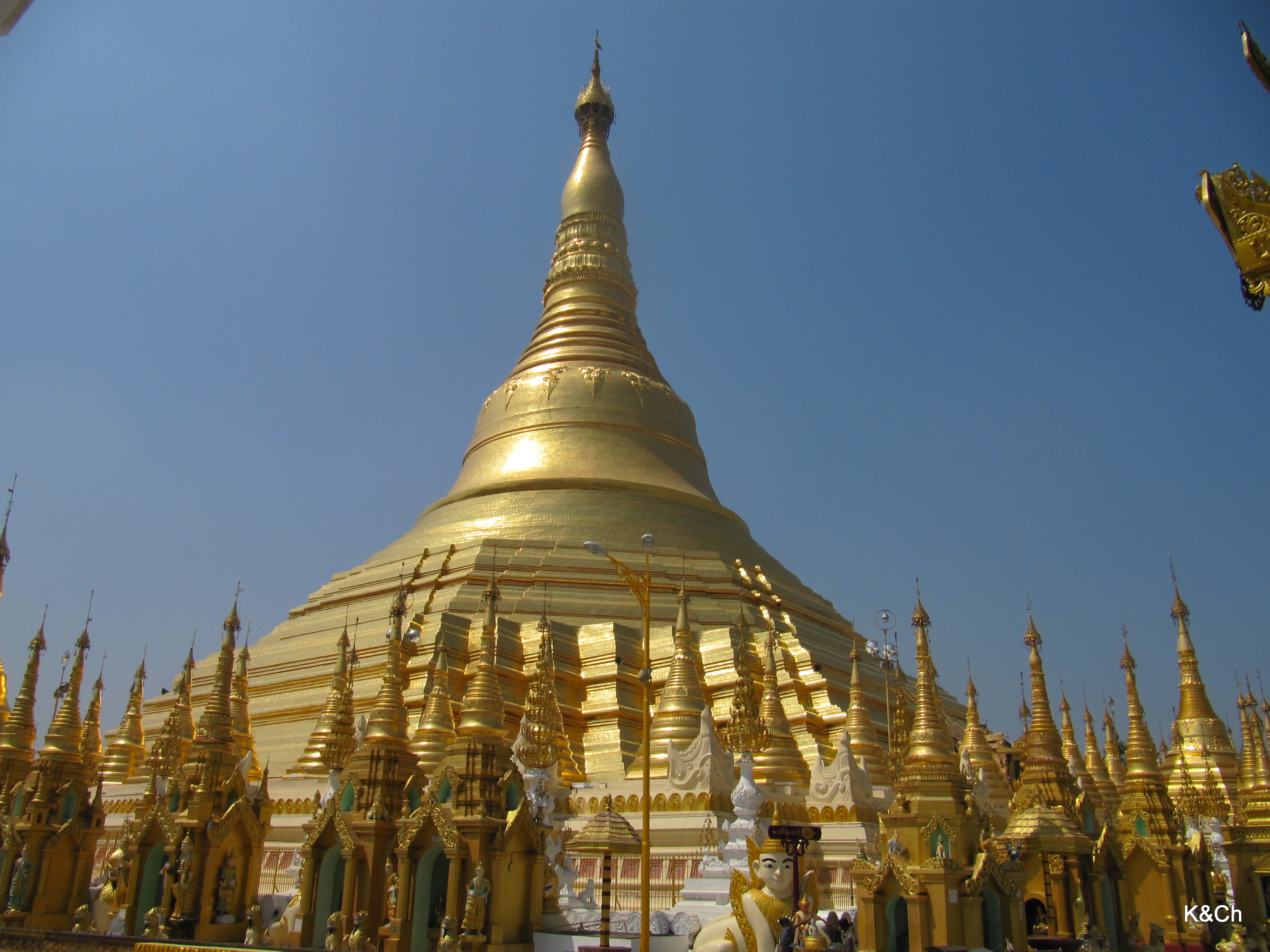 Αστράφτει στο φώς του ήλιου.