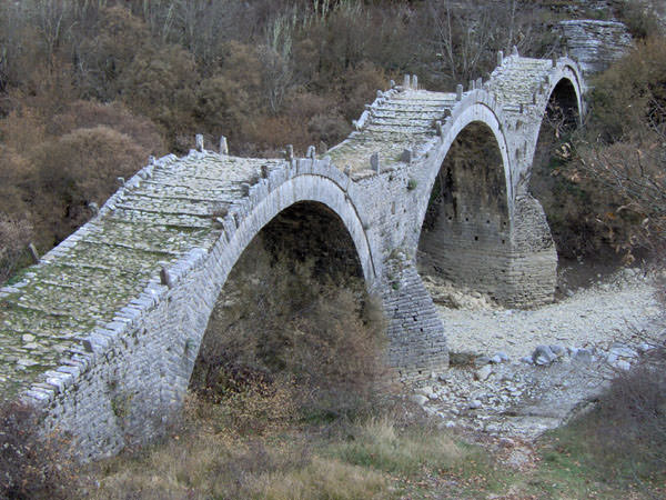 ΓΕΦΥΡΙ ΠΛΑΚΙΔΑ ή ΚΑΛΟΓΕΡΙΚΟ