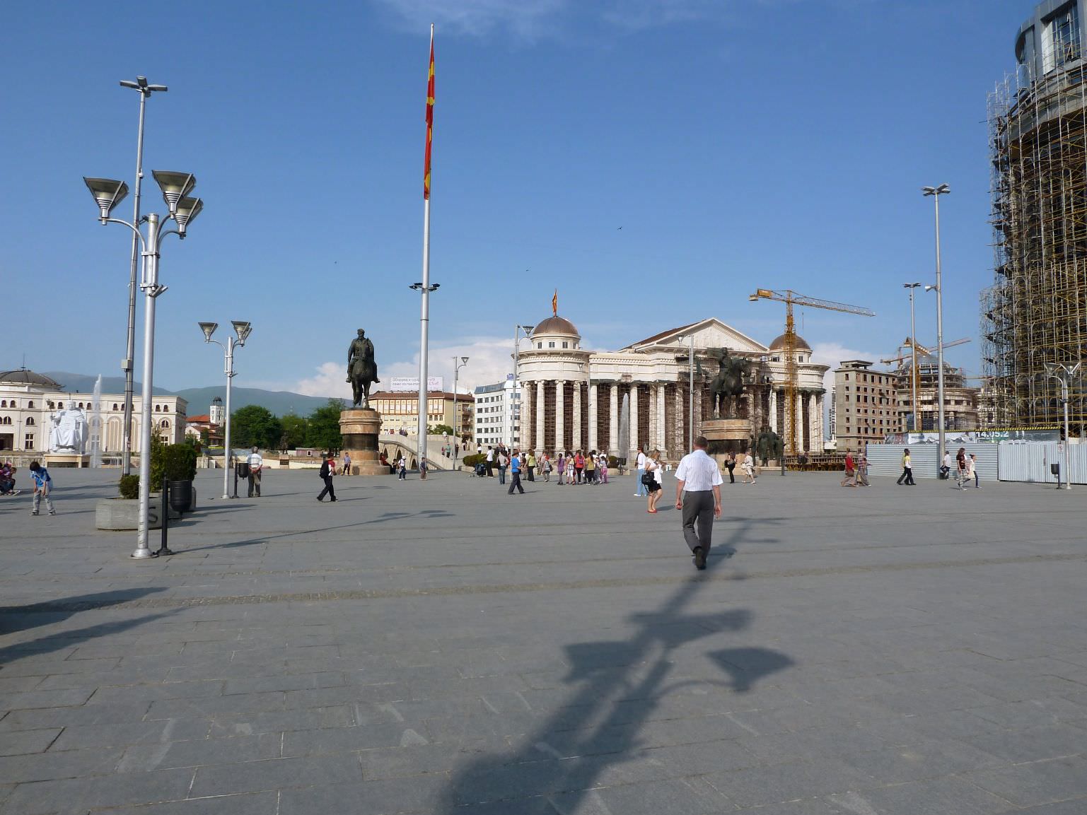 Η κεντρική πλατεία στα Σκόπια