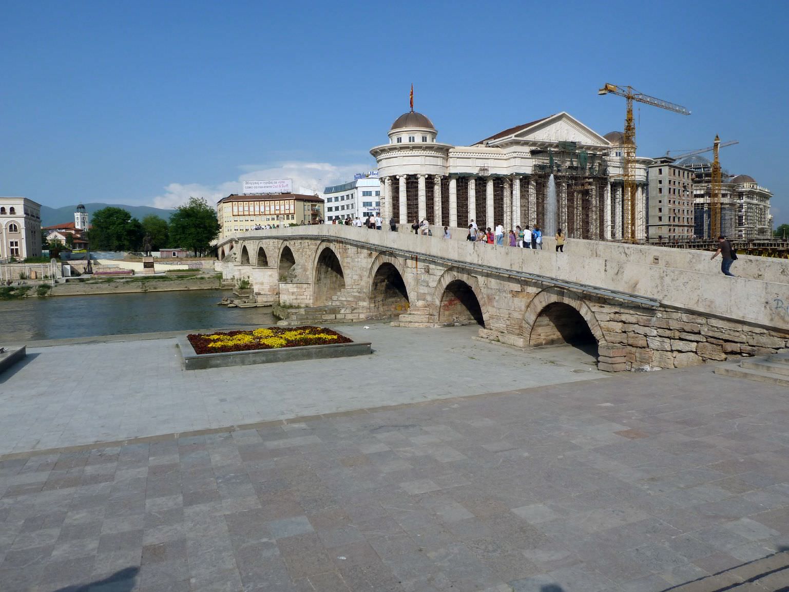 Η παλιά πέτρινη γέφυρα - Σκόπια