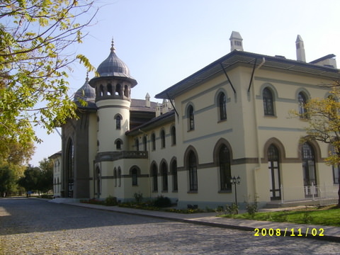 Κάραγατς - κτήριο παλιού σιδηροδρομικού σταθμού