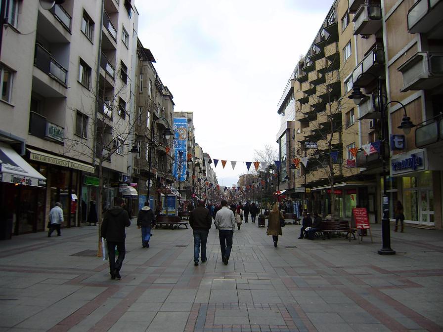 Κεντρικός δρόμος στα Σκόπια