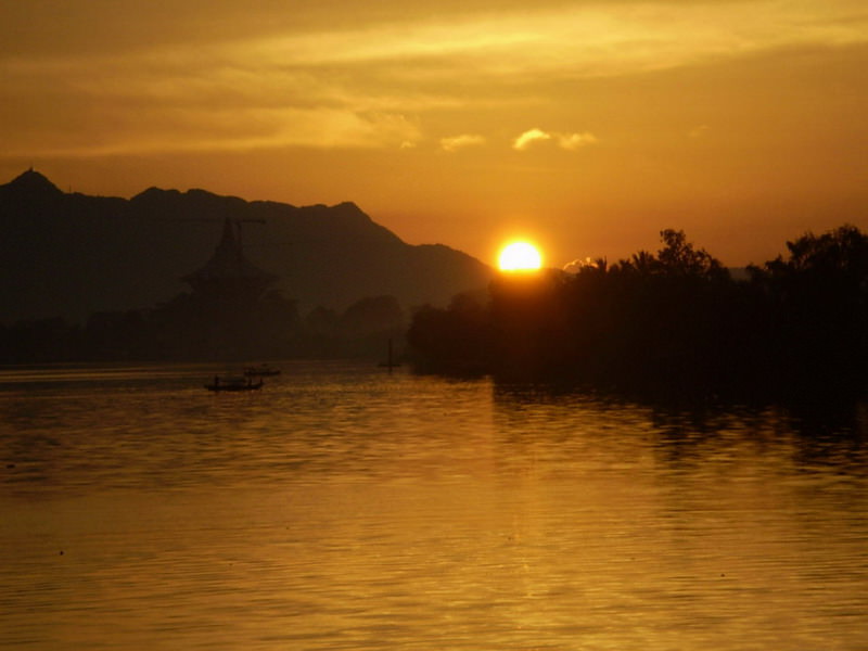 Κουτσίγκ , ανατολική Μαλαισία sunset