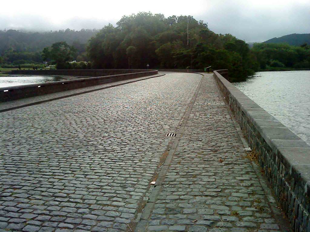 Λαγκόα ντας Σέτε Σιντάντες - Γέφυρα (Σαο Μιγκέλ)