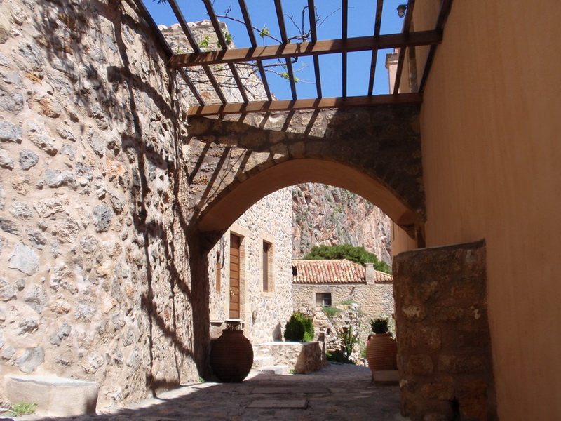 ΜΟΝΕΜΒΑΣΙΑ1