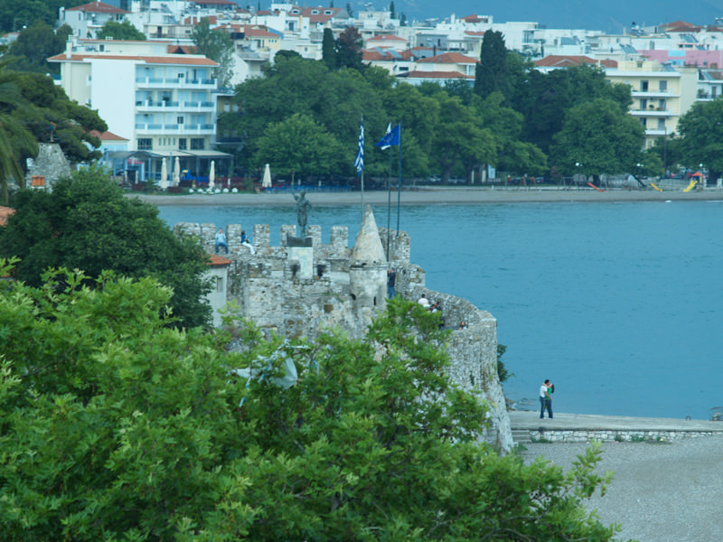 Μέρος της οχύρωσης του μεσαιωνικού λιμανιού