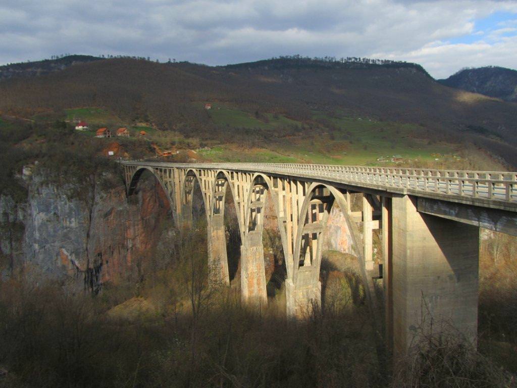 Μαυροβούνιο - Η γέφυρα του ποταμού Τάρα στην Durdevica