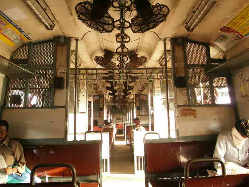 Μομβαη, τρενο πολης