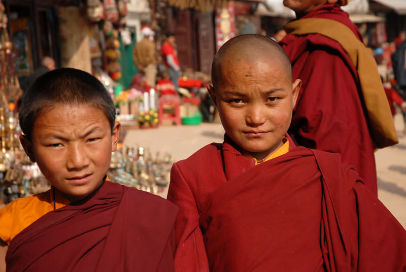 Νεαροί μοναχοί