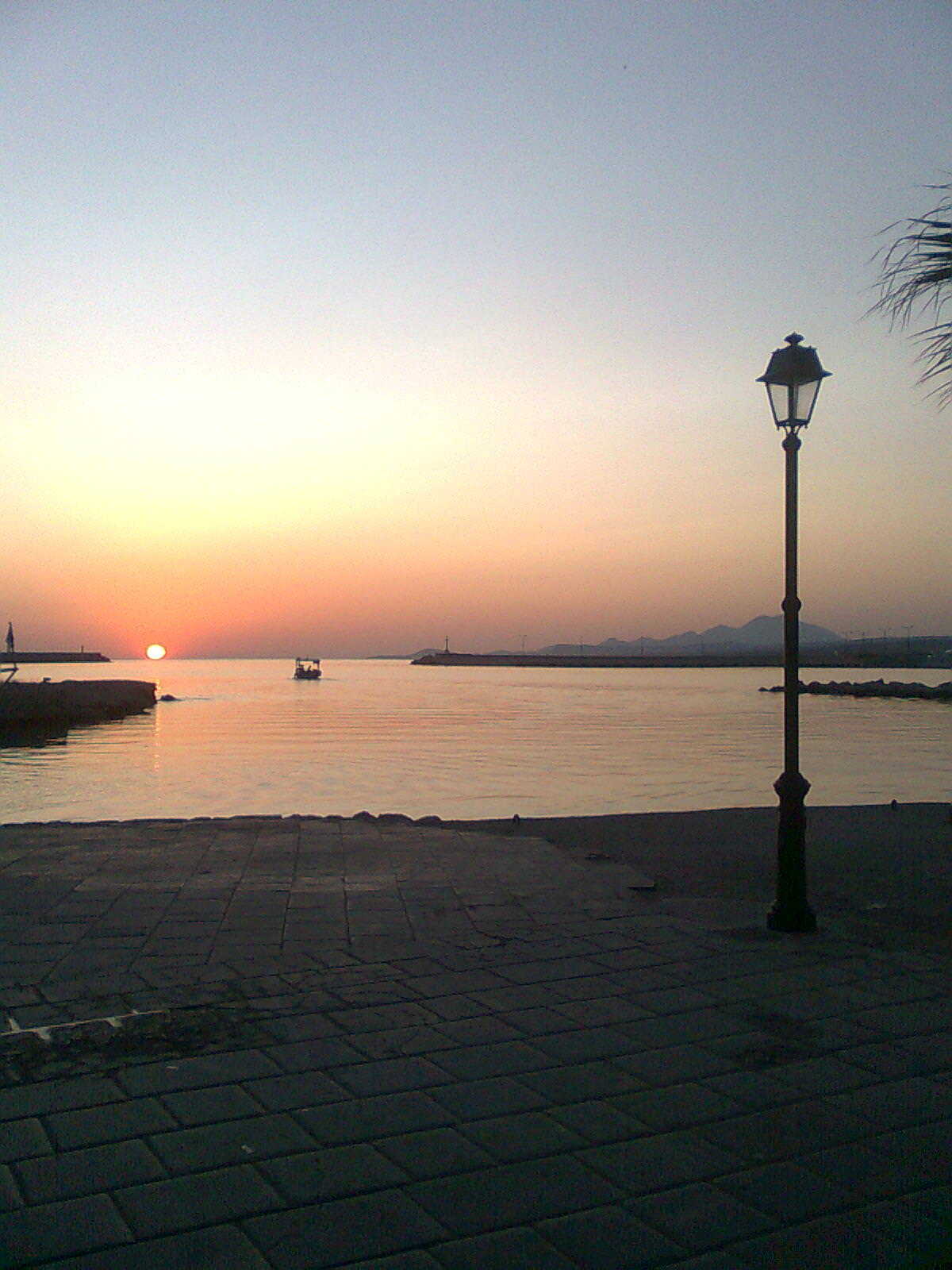 Ξημέρωμα στο ρέθυμνο ύστερα από ένα καλό ξενύχτι..!