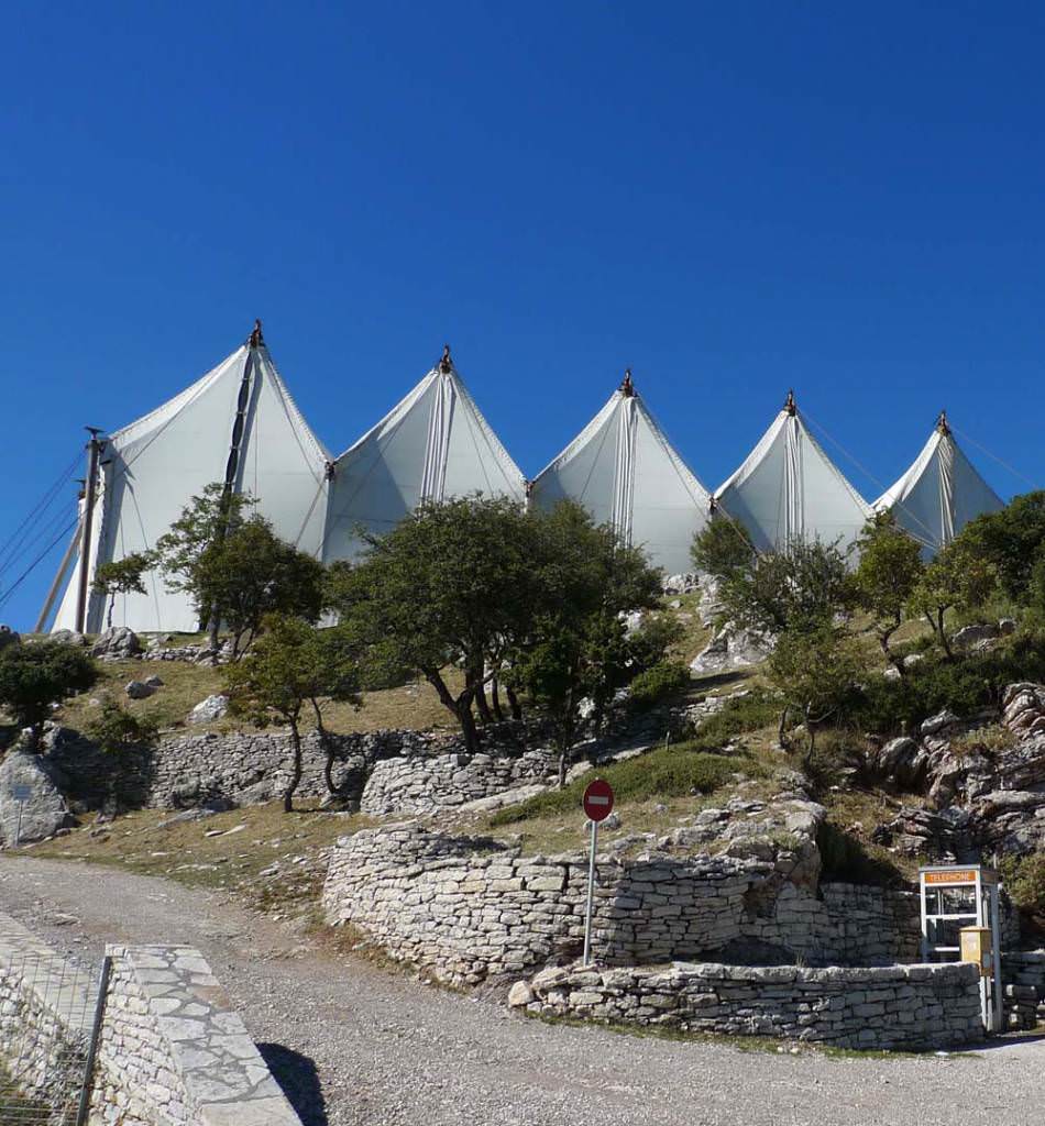 Ο τεντοσκέπαστος ναός του Επικούρειου Απόλλωνα