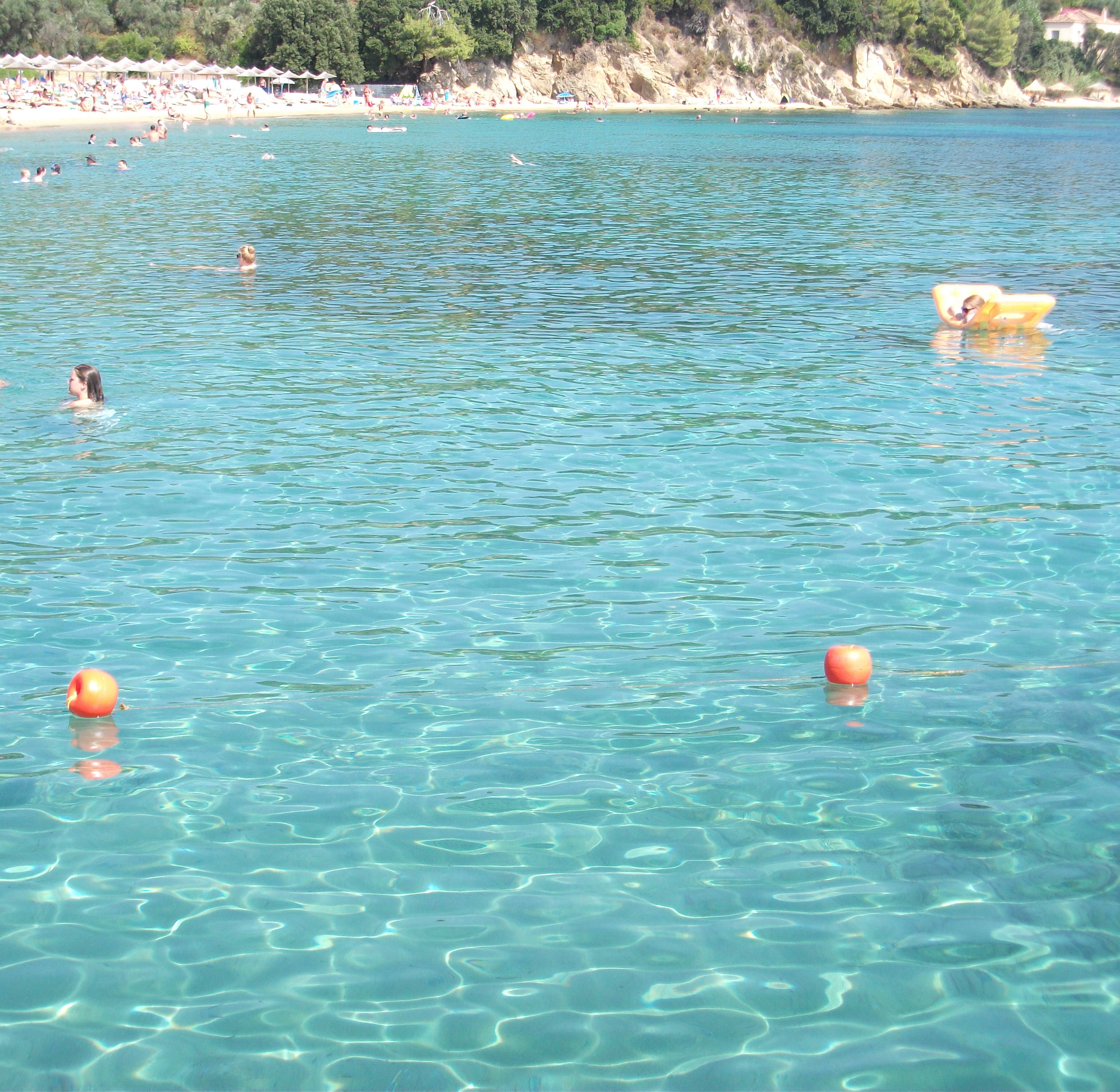 Παραλία Τρούλος, Σκιάθος, Σποράδες