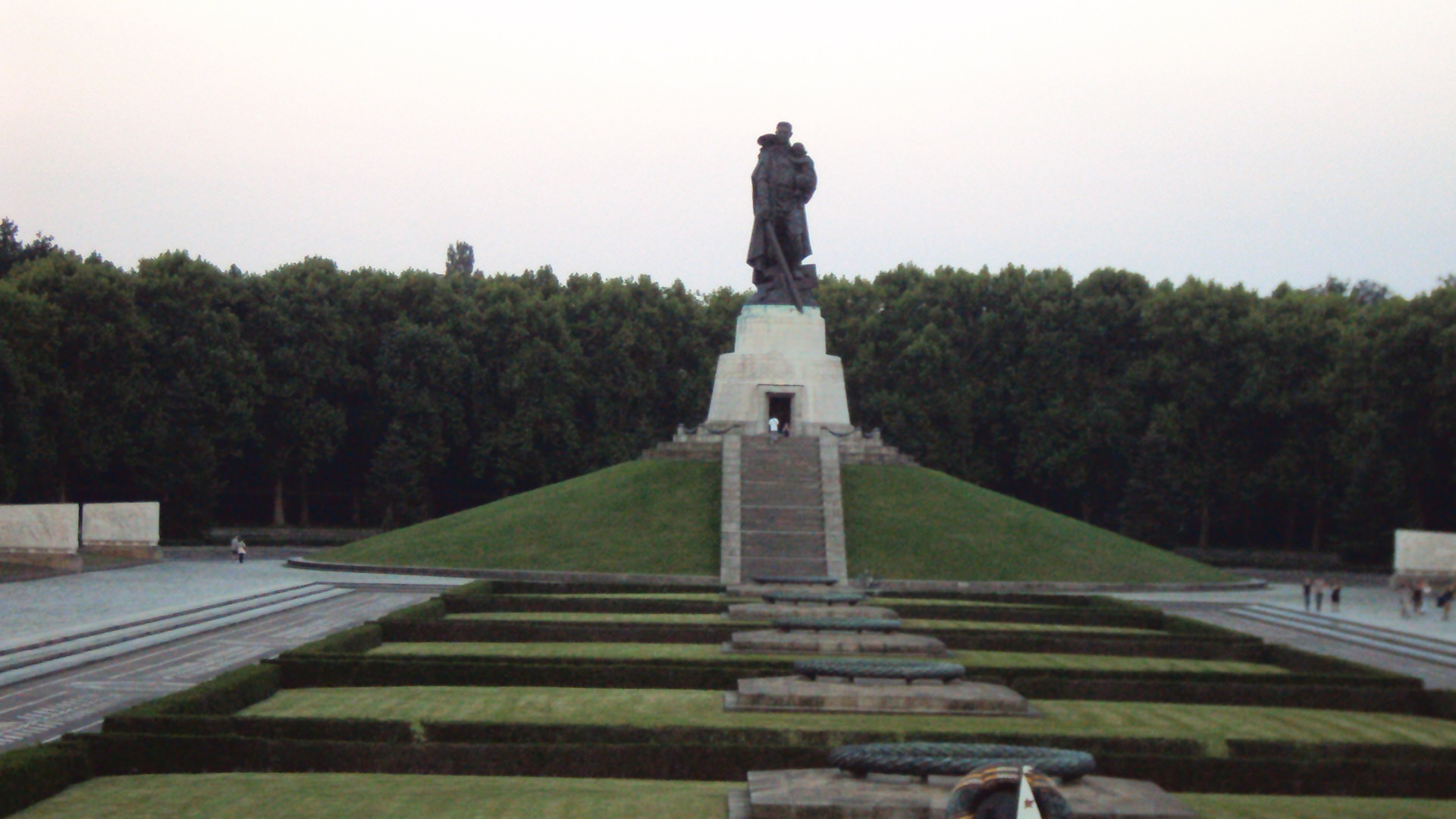 Παρκο Treptower (Κομματι μνημειου απο την Αντιφασιστικη Νικη)