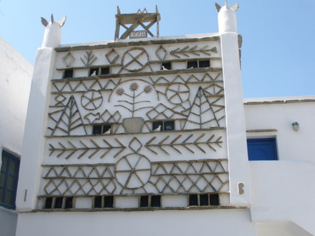 Περιστερόνας μεσα σε σπίτι στην Κώμη