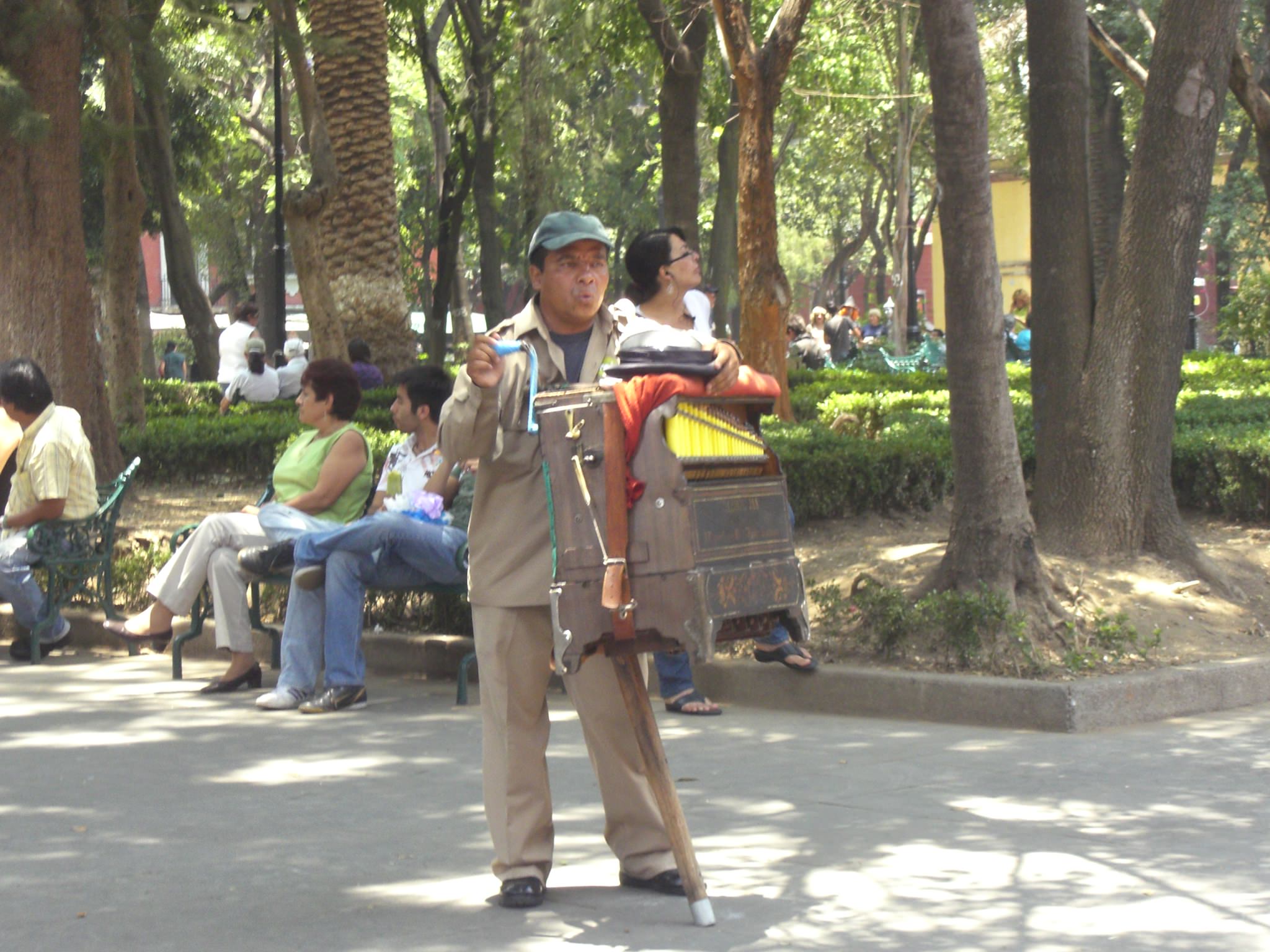 Πλανοδιος μουσικος στο Coyoacan